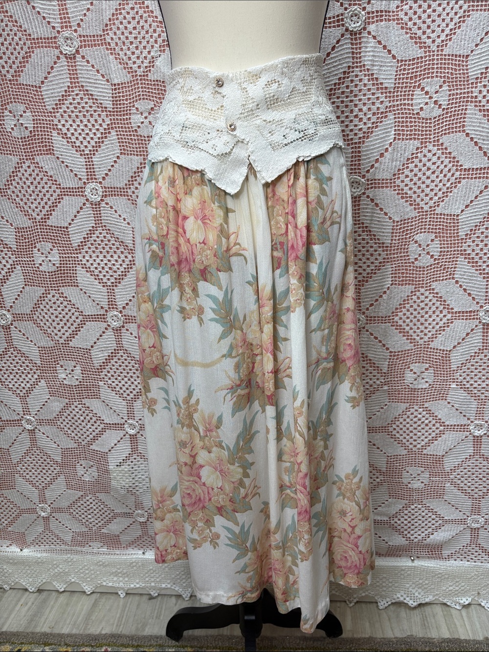 Vintage Doily Lace Belt | Adjustable Waist | Cottagecore Boho - Picture 2 of 10